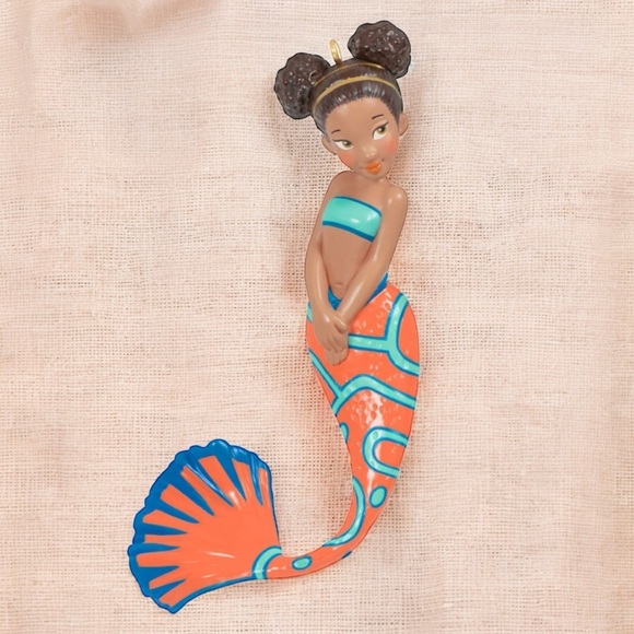 Hallmark Mythical Mermaid Ornament 2023 - Picture 4 of 4